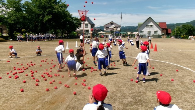 下学年　玉入れ
