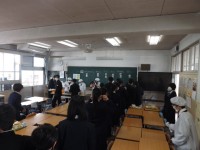 1年生給食準備風景